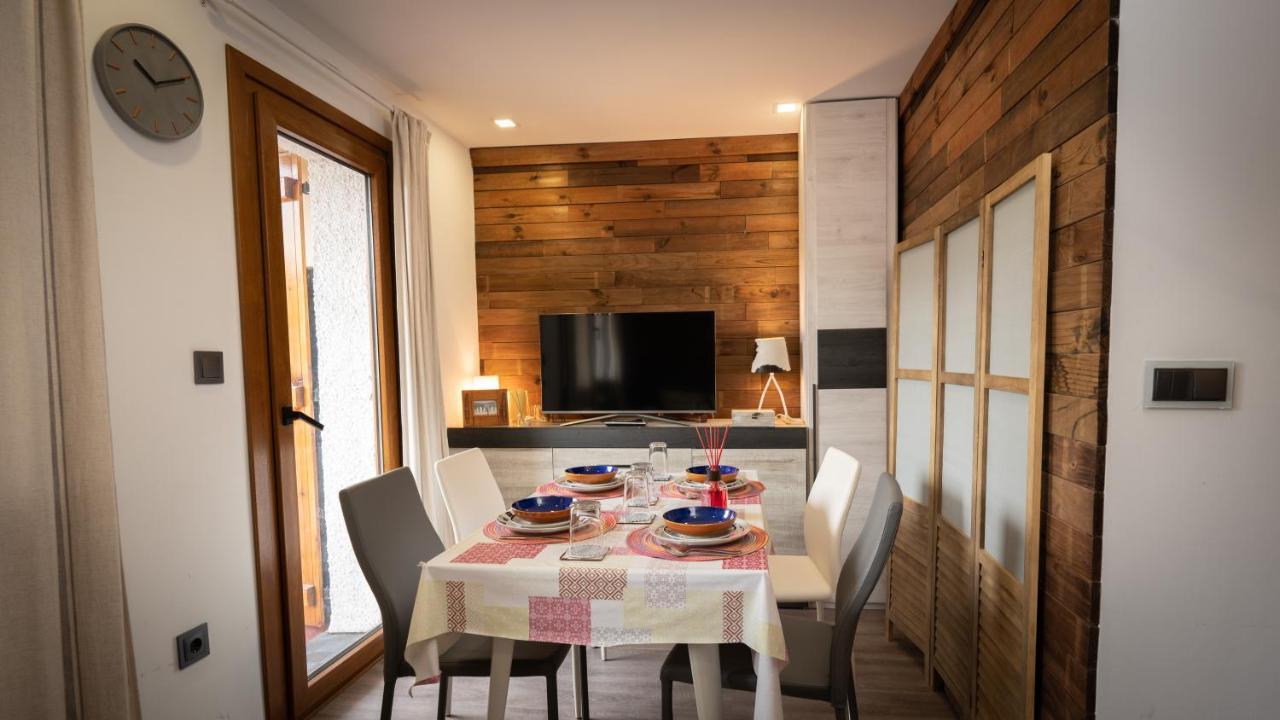 Apartamentos ฟอร์มีกัล ภายนอก รูปภาพ